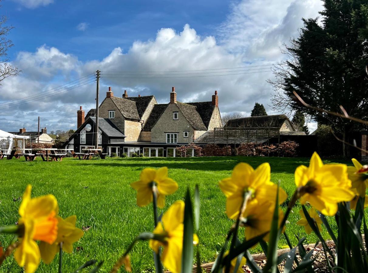 ホテル The Lion, Tredington シップストン・オン・ストゥール エクステリア 写真