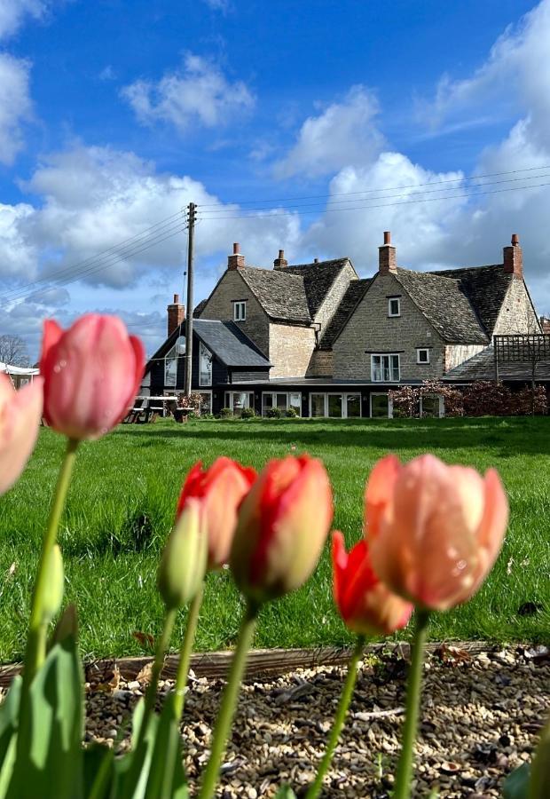 ホテル The Lion, Tredington シップストン・オン・ストゥール エクステリア 写真